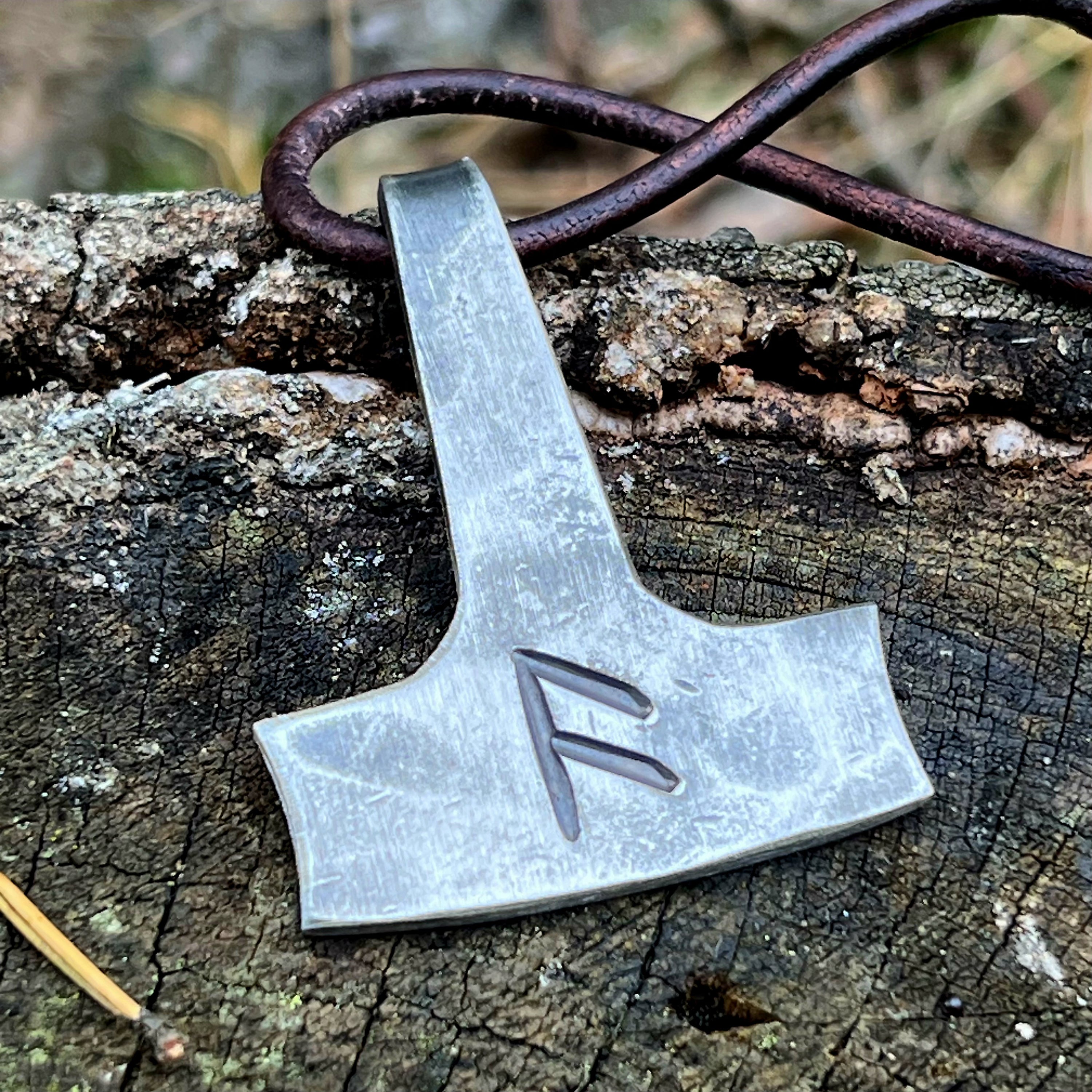 Handgeschmiedter Thorshammer YMIR mit Runengravur