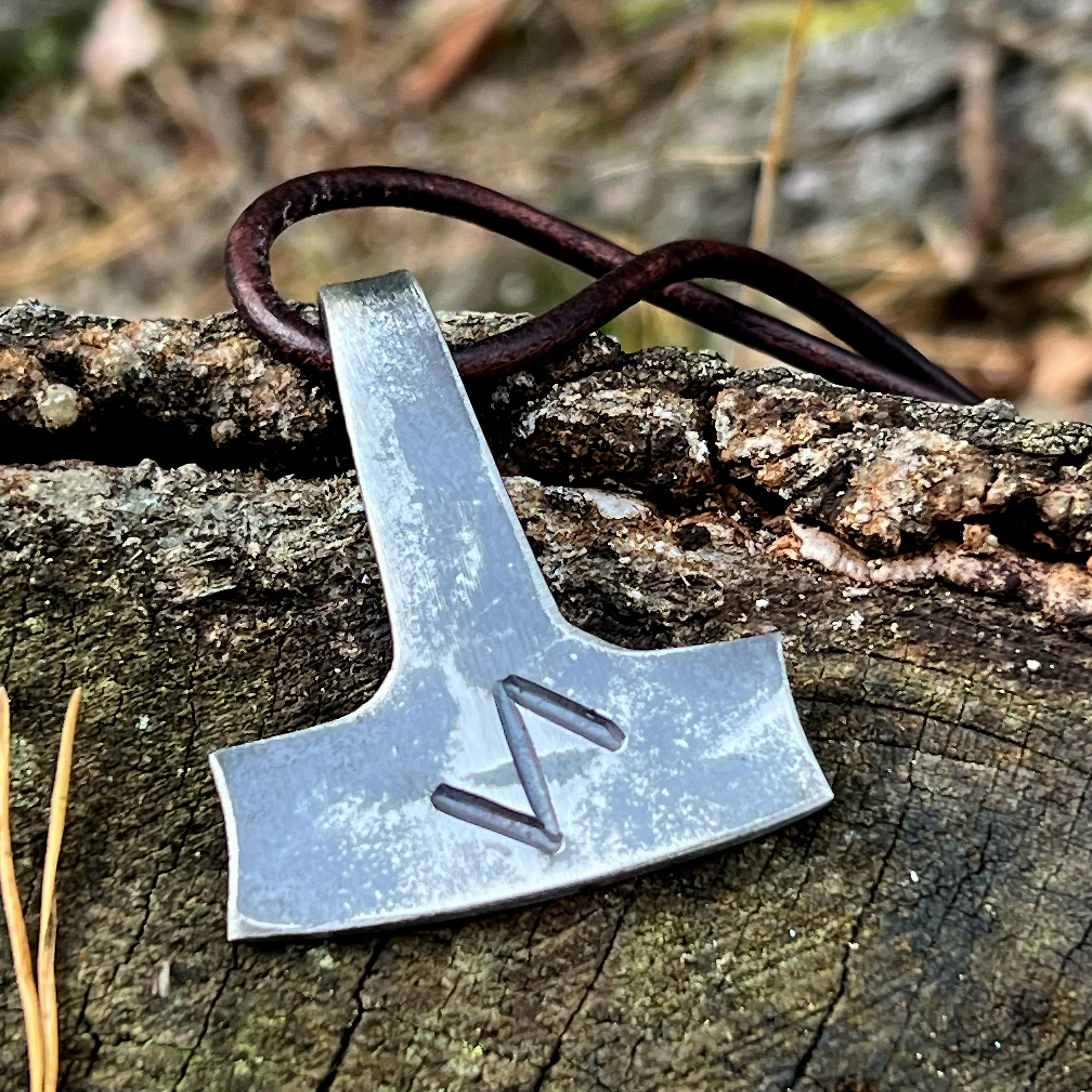 Handgeschmiedter Thorshammer YMIR mit Runengravur