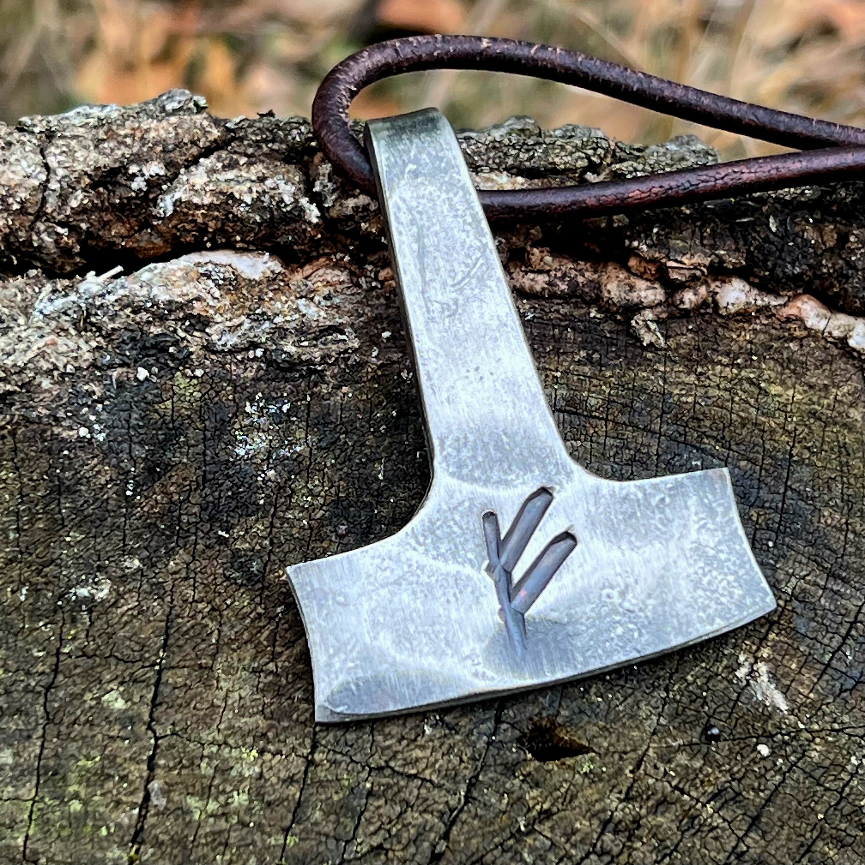 Handgeschmiedter Thorshammer YMIR mit Runengravur